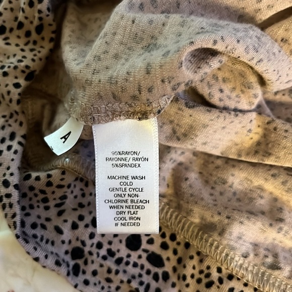 Loft tan 3/4 sleeved with black dots top. Size Small. - Picture 9 of 9